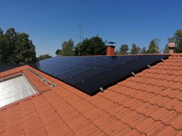 Savon Aurinkoenergia Oy asentaa aurinkopaneelit katoille
