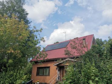 Savon Aurinkoenergia Oy asentaa aurinkopaneelit omakotitalojen katoille